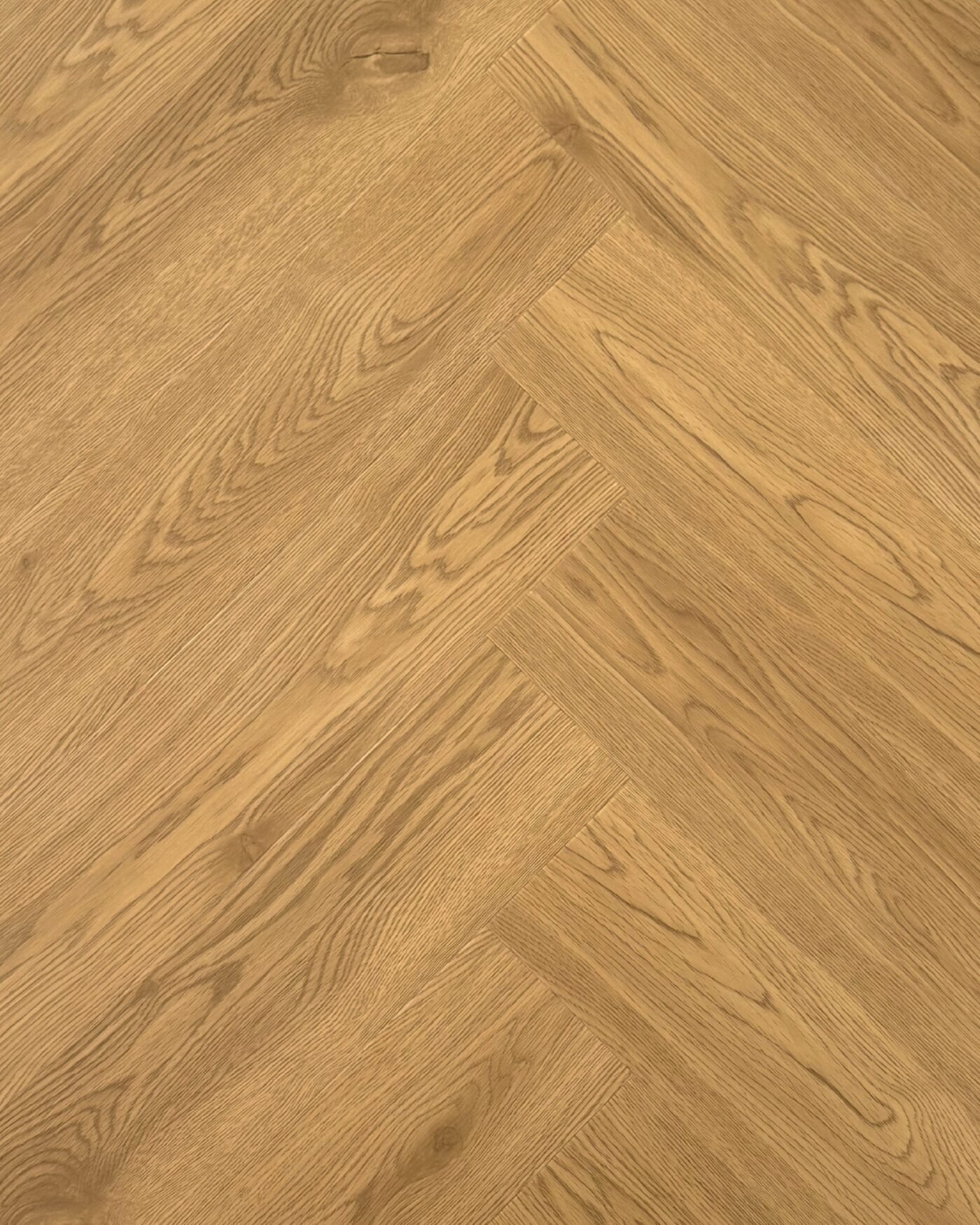 VINILA GRĪDAS SEGUMS SKUJIŅA (HERRINGBONE) - Classic oak 2007H 6,55 x 128 x 640 mm KL33