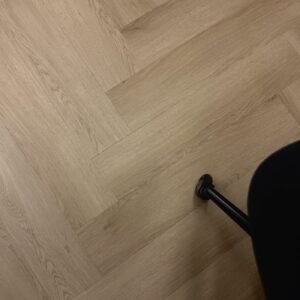 Alternative view of VINILA GRĪDAS SEGUMS SKUJIŅA (HERRINGBONE) - Beige oak 2012H / 6,5 x 128 x 640 mm KK33